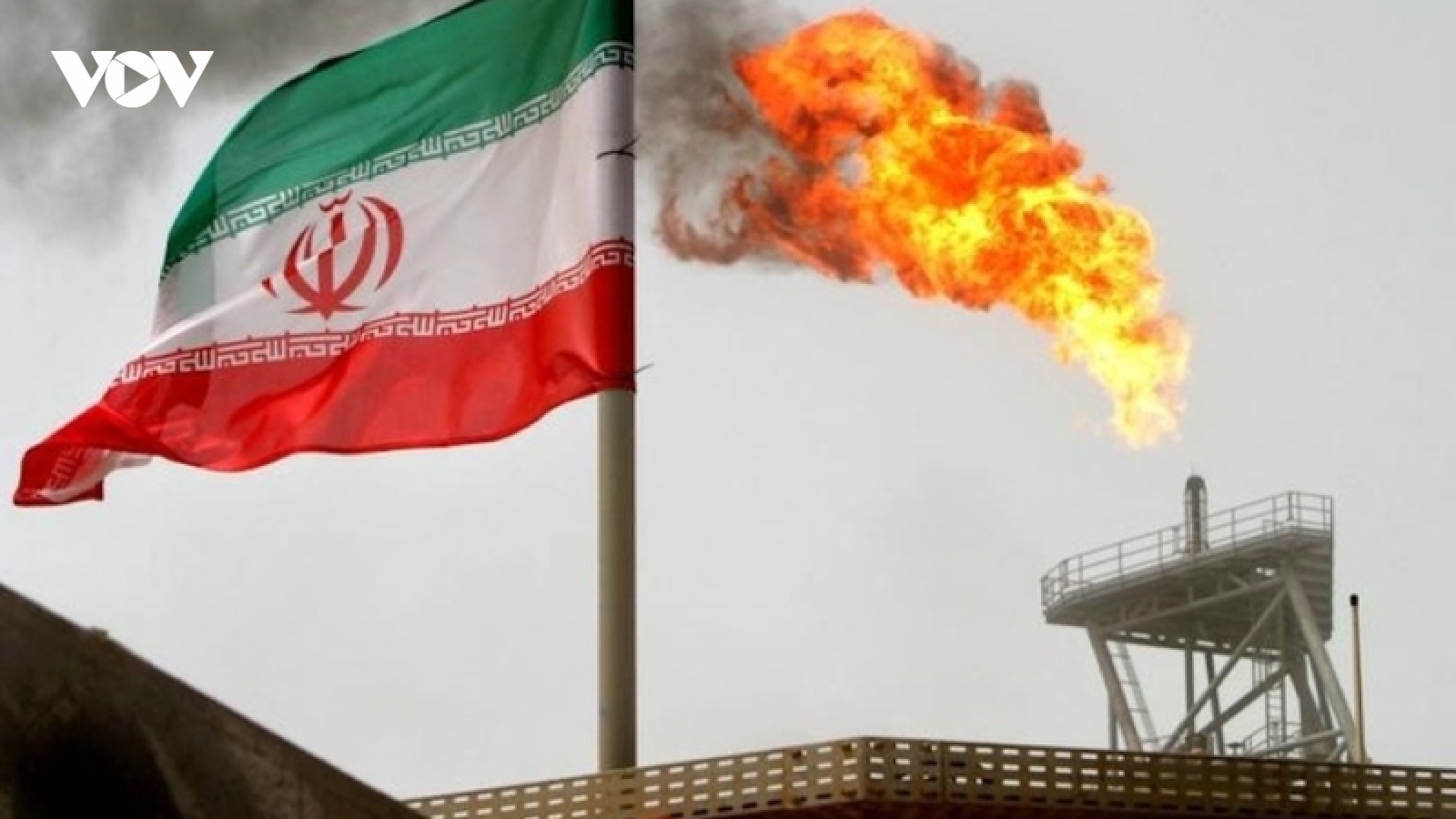 Xung đột Iran - Israel khiến giá dầu có thể sớm quay lại mốc 100 USD/thùng