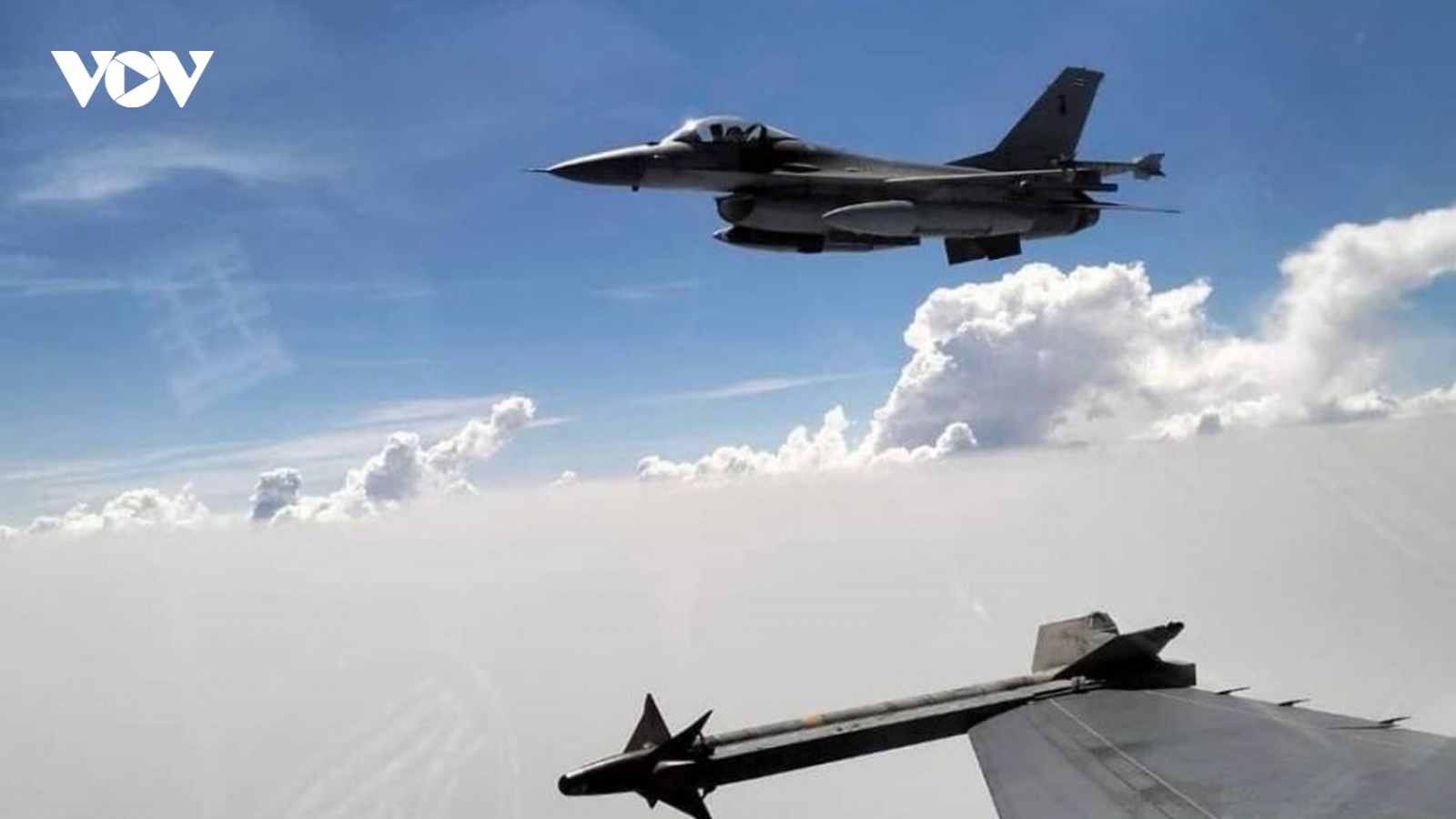 Xung đột Thái Lan - Campuchia: Tiêm kích F-16 tấn công gần các ngôi đền ở Suri