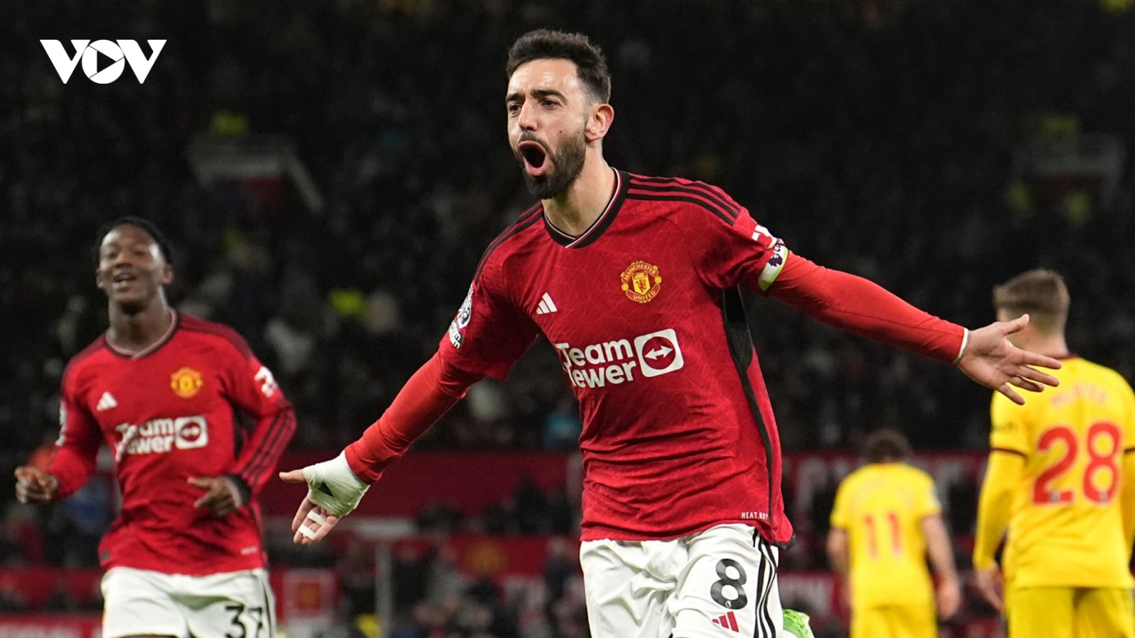 Kết quả Ngoại hạng Anh: Liverpool thua trận derby, MU thắng ngược Sheffield