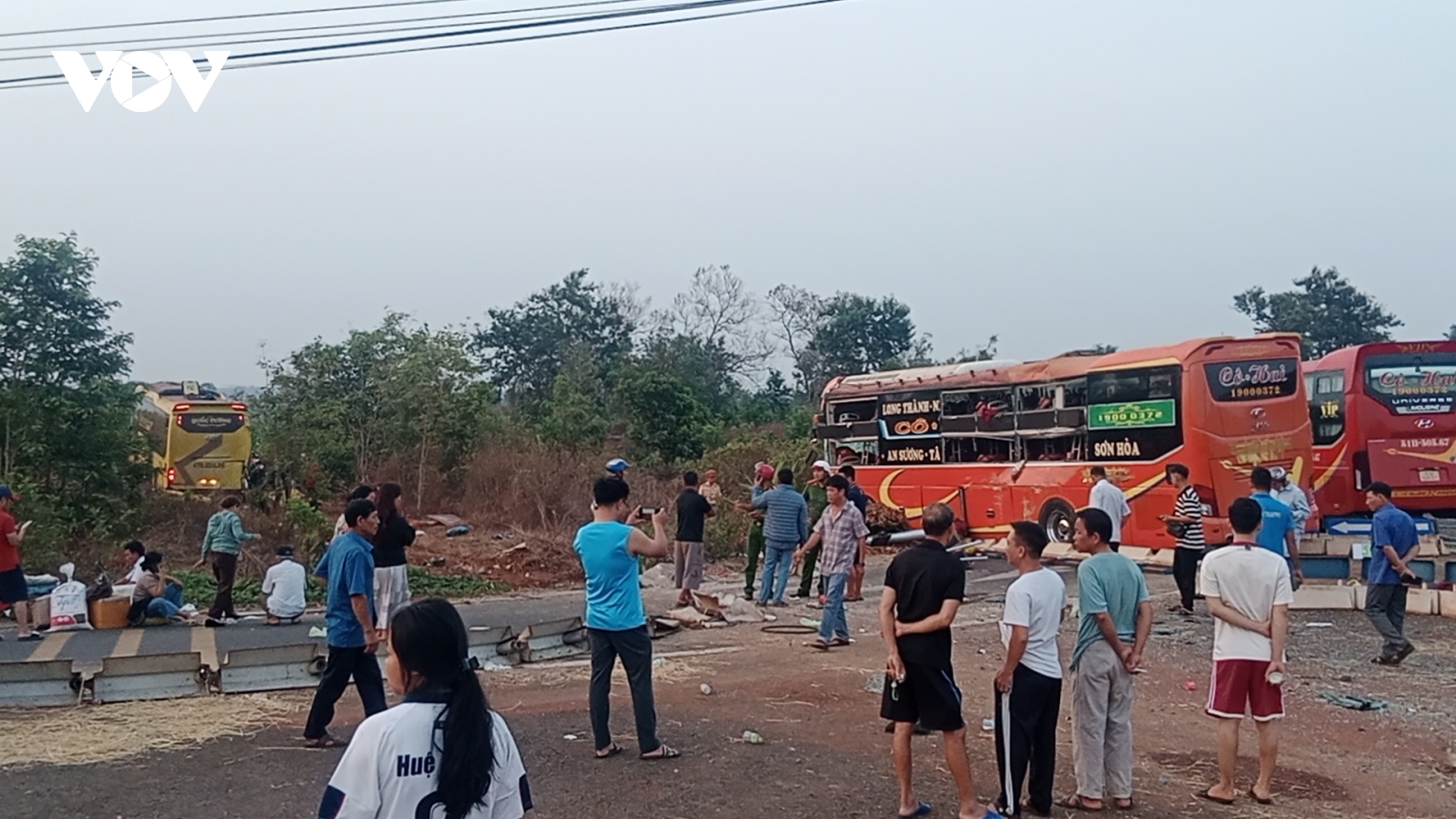 2 xe khách va chạm, 1 người tử vong và nhiều người bị thương