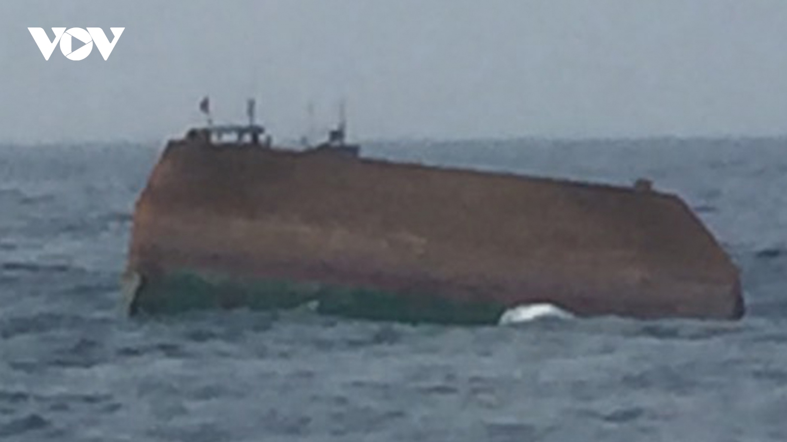 Vụ chìm tàu gần đảo Lý Sơn: Vớt thêm 1 thi thể