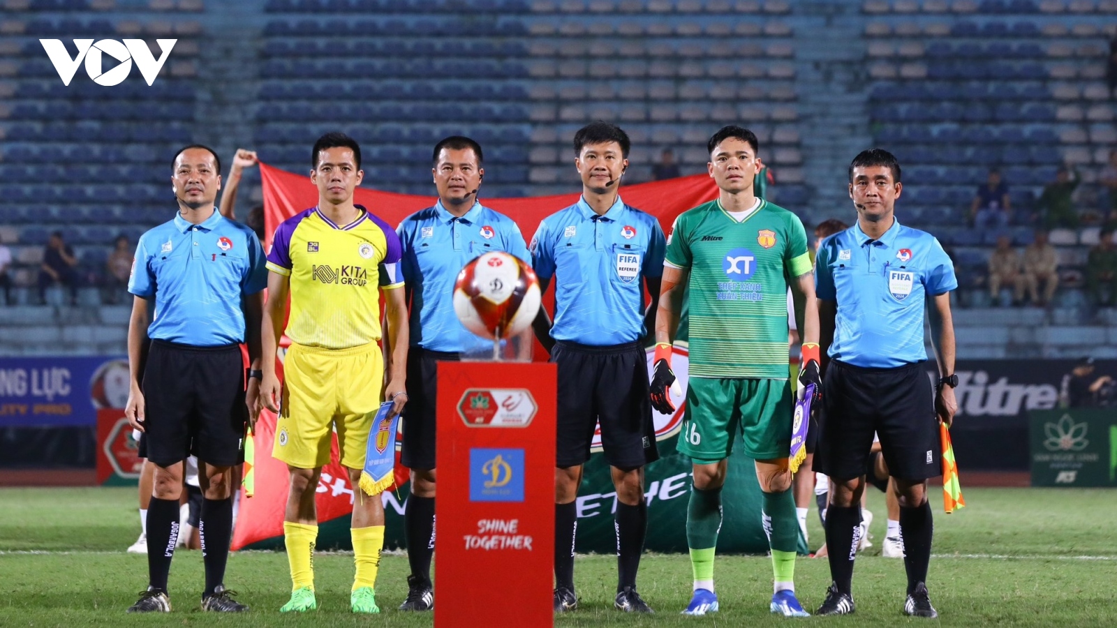 Hà Nội FC khiếu nại công tác trọng tài V-League sau trận thua đau Nam Định