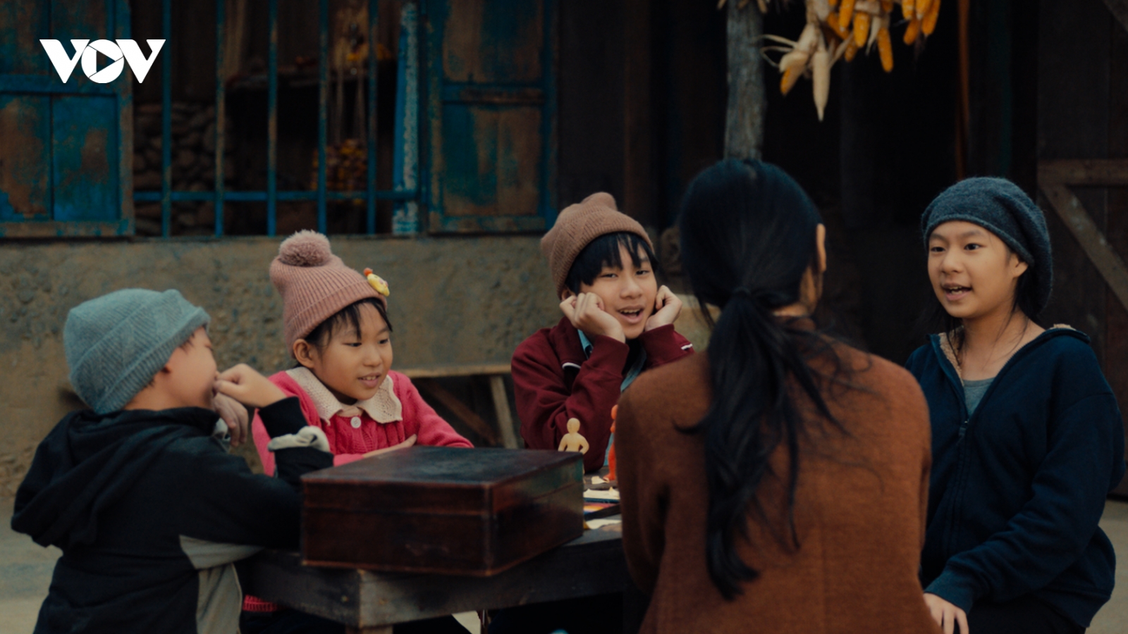 Các con của Lý Hải - Minh Hà bất ngờ xuất hiện trong trailer "Lật mặt 7"