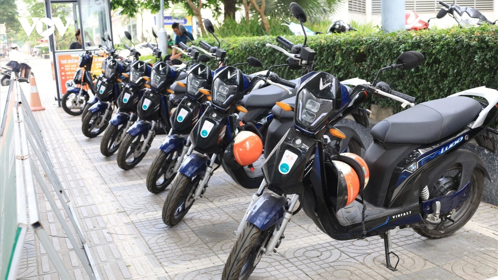 Mô hình xe điện 2 bánh chia sẻ tại Hà Nội, tại sao khó triển khai?