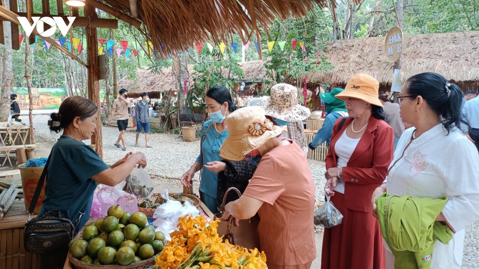 Cuốn hút chợ phiên truyền thống ở Kon Tum