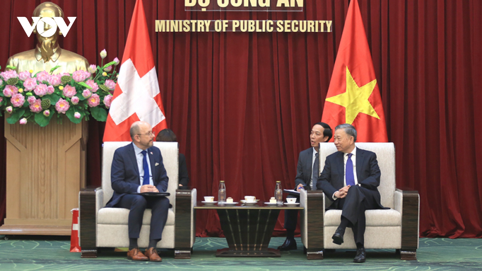 Bộ trưởng Bộ Công an Tô Lâm tiếp Đại sứ Thụy Sĩ tại Việt Nam