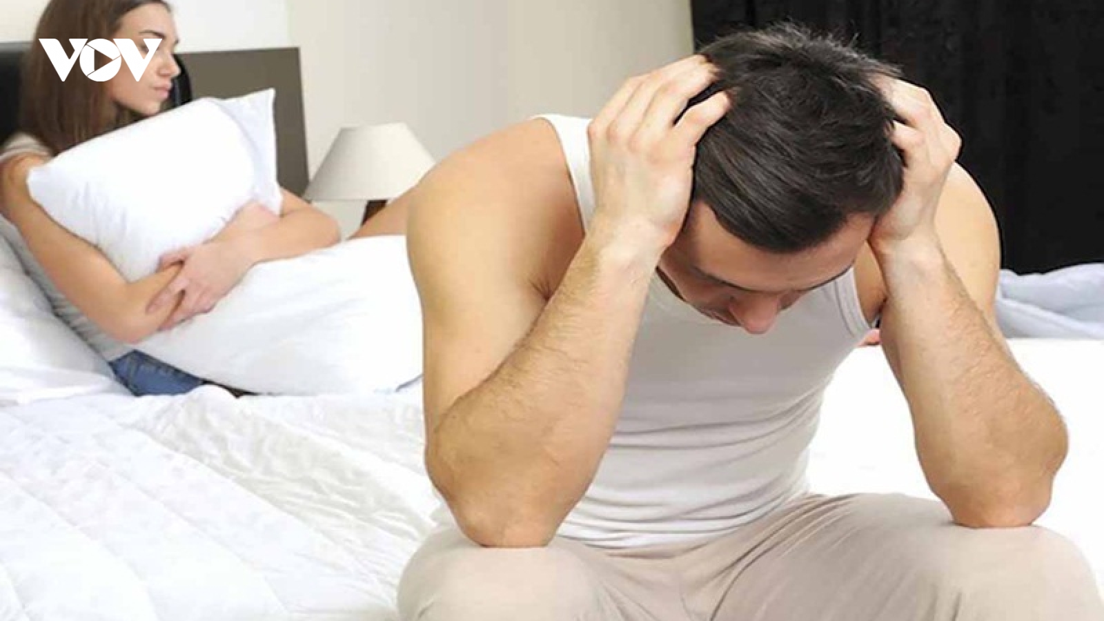 Sau mỗi lần gần gũi vợ, chồng tôi lại bị đau đớn