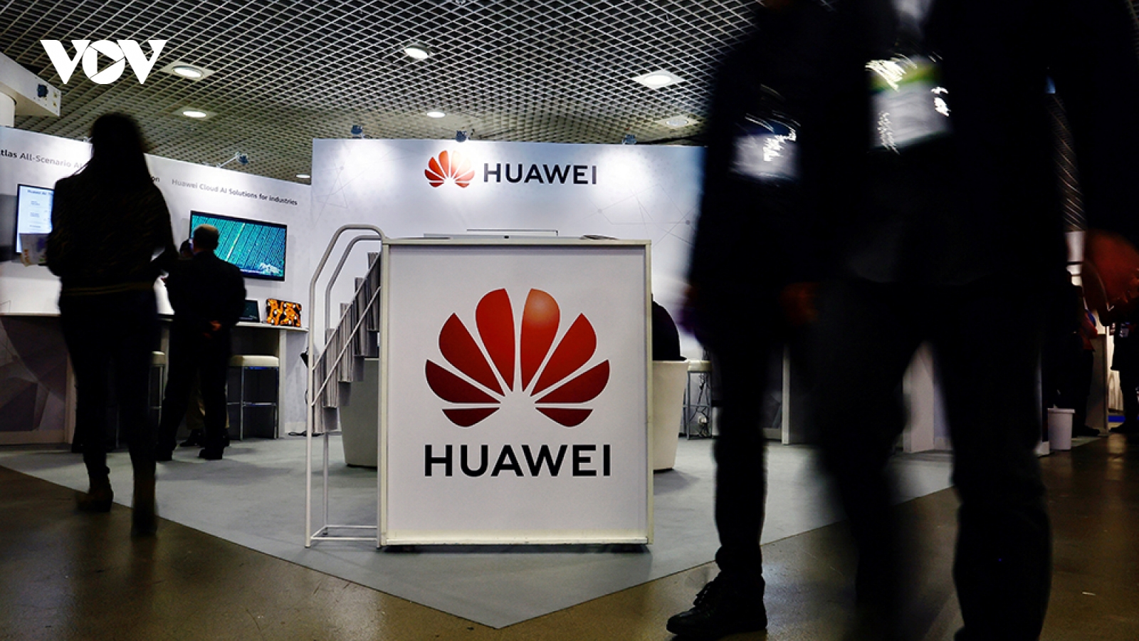Huawei gây sốc khi tài trợ hơn 1 triệu USD cho hoạt động nghiên cứu của Mỹ