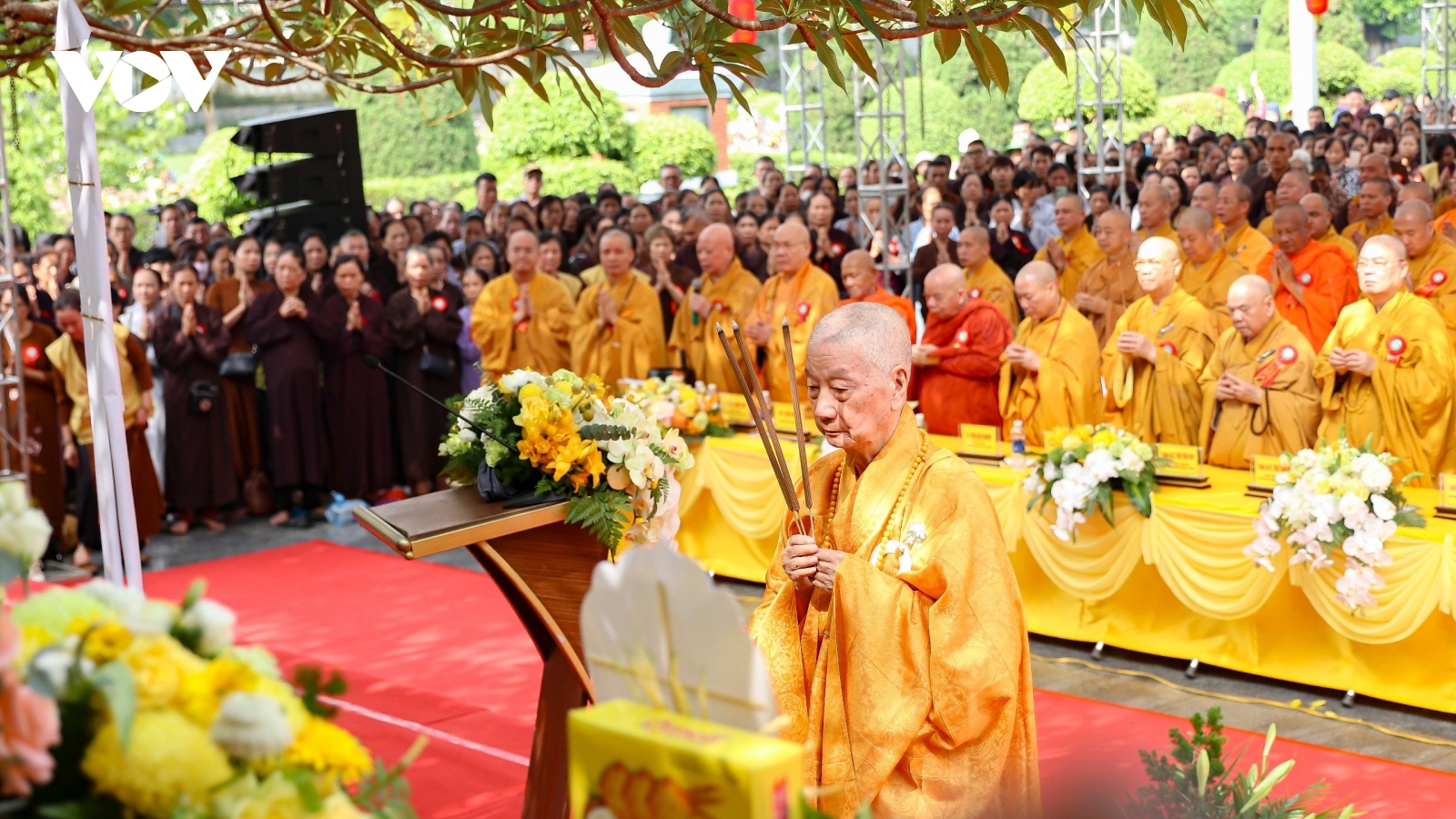 Hàng vạn Phật tử cả nước cầu siêu, tri ân các anh hùng liệt sĩ tại Điện Biên