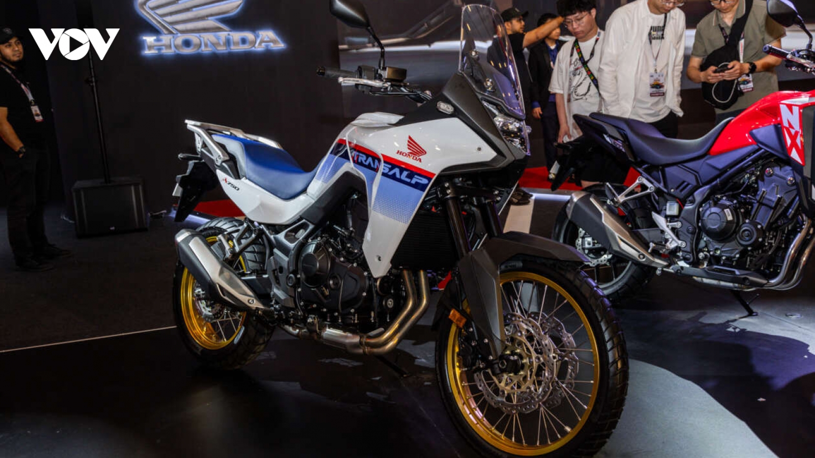 Honda Transalp 750 2024 chính thức ra mắt, giá 307 triệu đồng