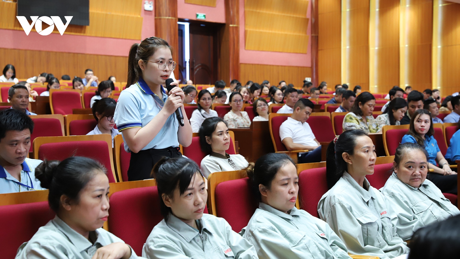 Cử tri Quảng Ninh đề nghị hỗ trợ người lao động có mức lương hưu thấp