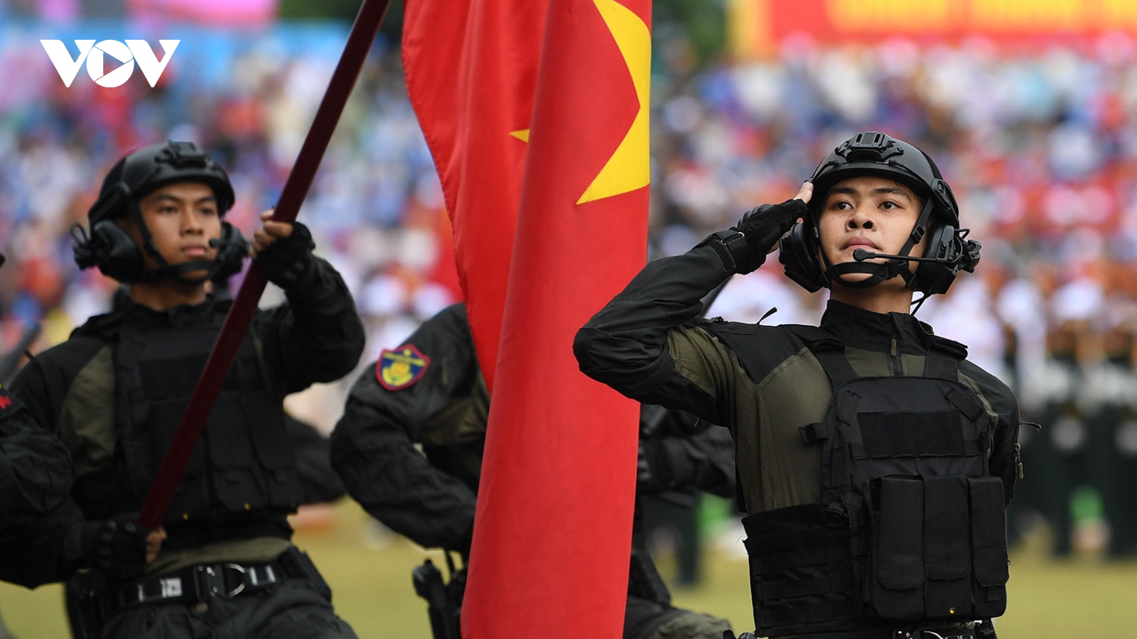 Trực tiếp: Người dân hân hoan chào đón các khối diễu binh, diễu hành ở Điện Biên Phủ