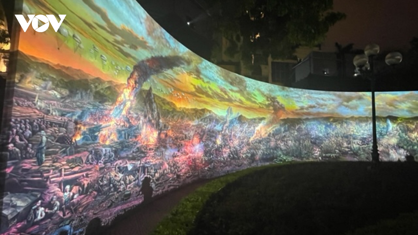 Trình chiếu bức tranh 3D panorama "Chiến dịch Điện Biên Phủ" tại Hà Nội