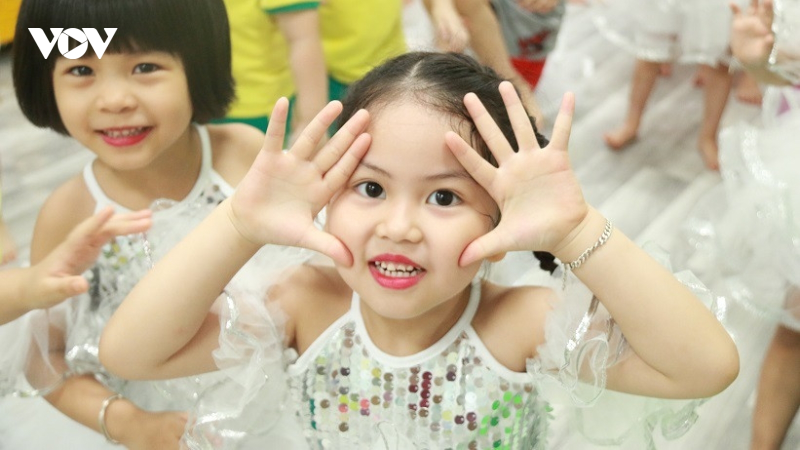 Miễn học phí cho trẻ 5 tuổi từ ngày 1/9