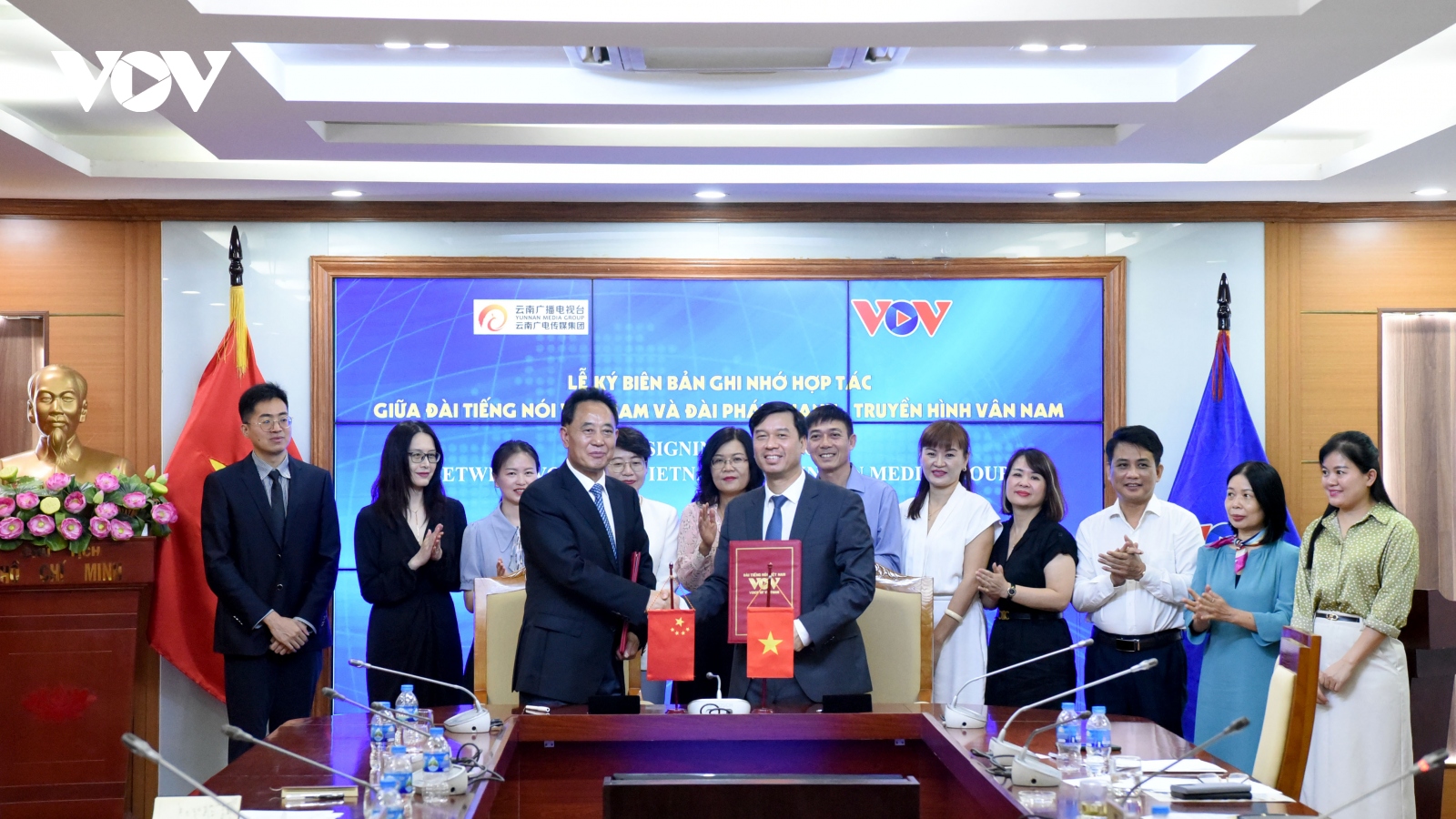 VOV ký thỏa thuận hợp tác với Đài phát thanh truyền hình Vân Nam (Trung Quốc)
