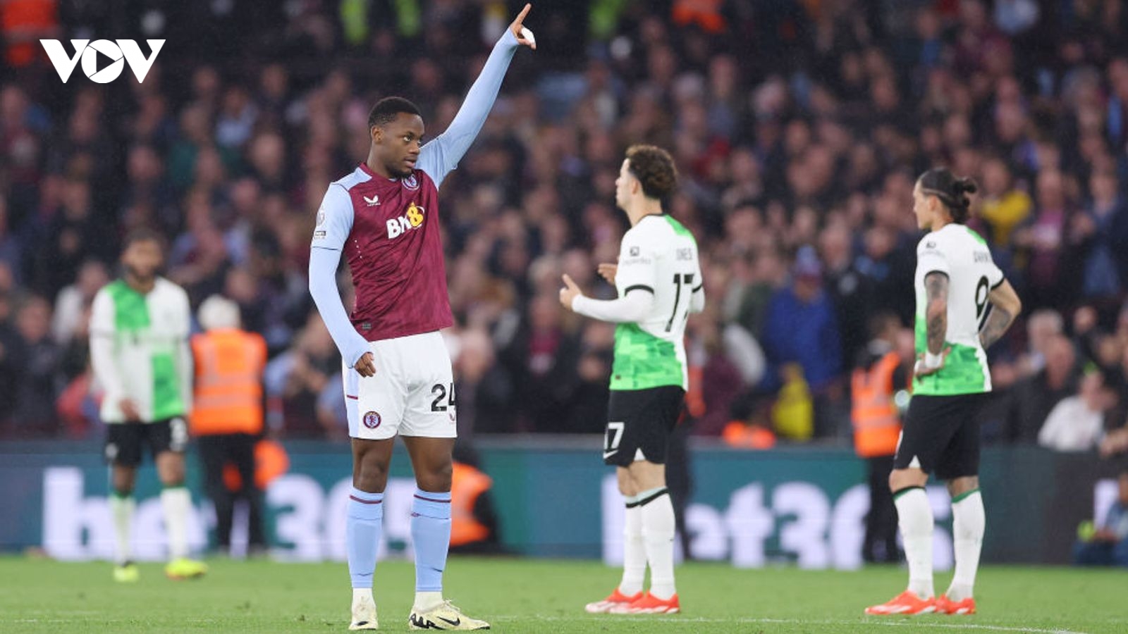 Kết quả Ngoại hạng Anh: Aston Villa và Liverpool tạo mưa bàn thắng