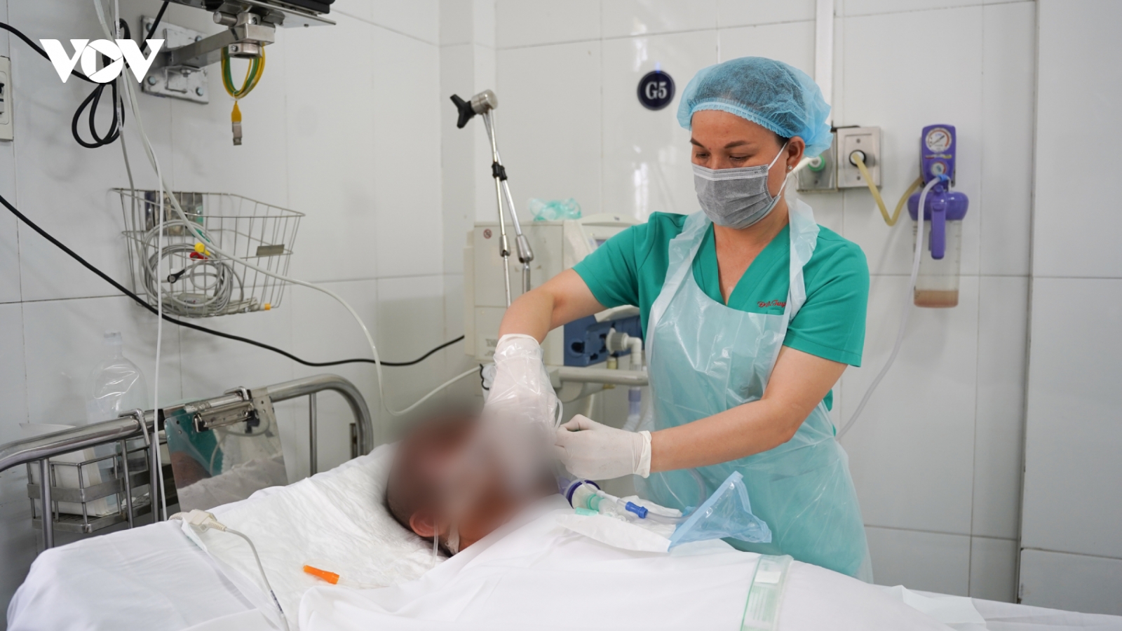 Vụ tạt axit khi đang nhậu: 1 người tử vong,1 người tiên lượng dè dặt