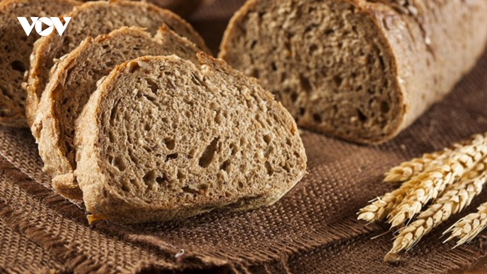 Bánh mì nguyên cám "ngon, bổ, rẻ" nhưng lại cực độc nếu bạn mắc căn bệnh này