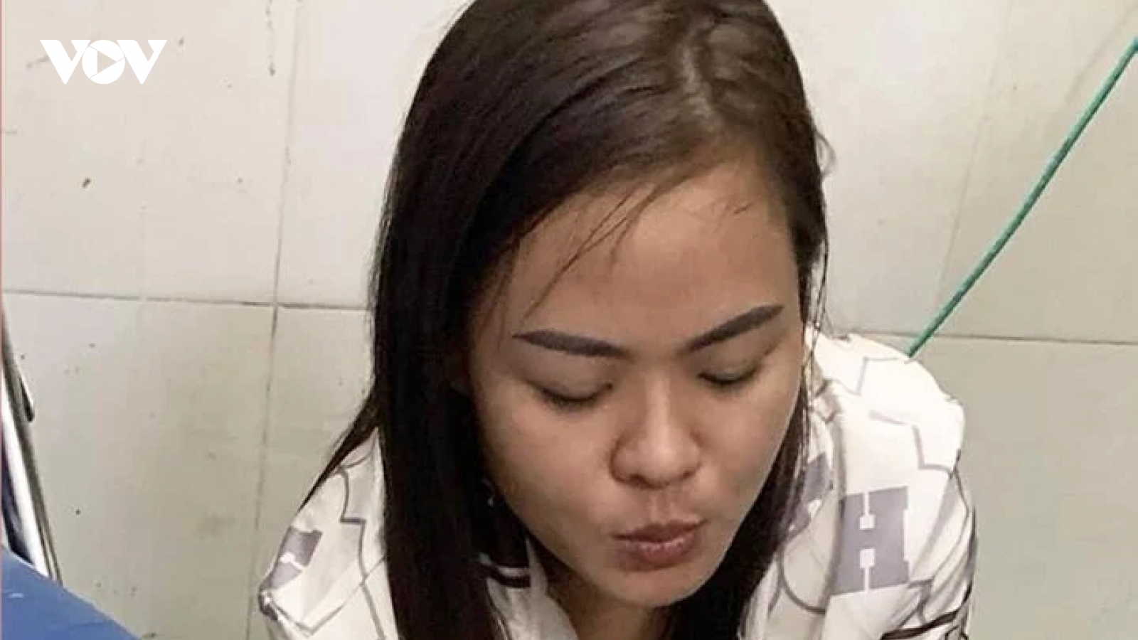 Bắt giam kẻ đâm vào cổ chiến sĩ công an đang trực gác