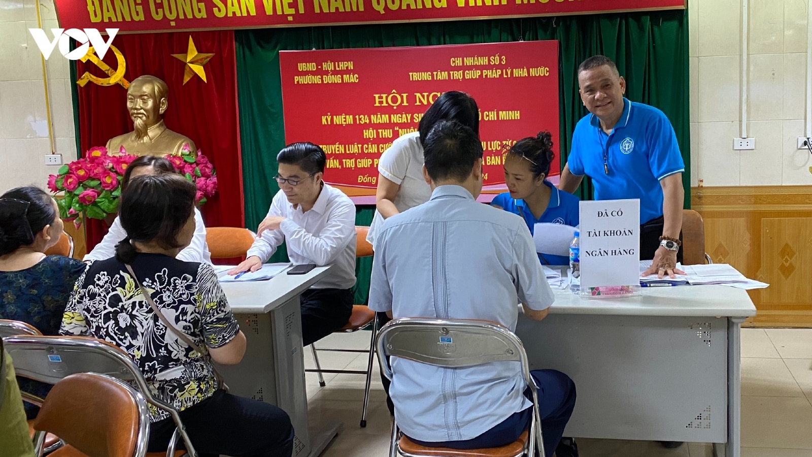 Hà Nội bắt đầu chi trả lương hưu, trợ cấp BHXH hàng tháng không dùng tiền mặt