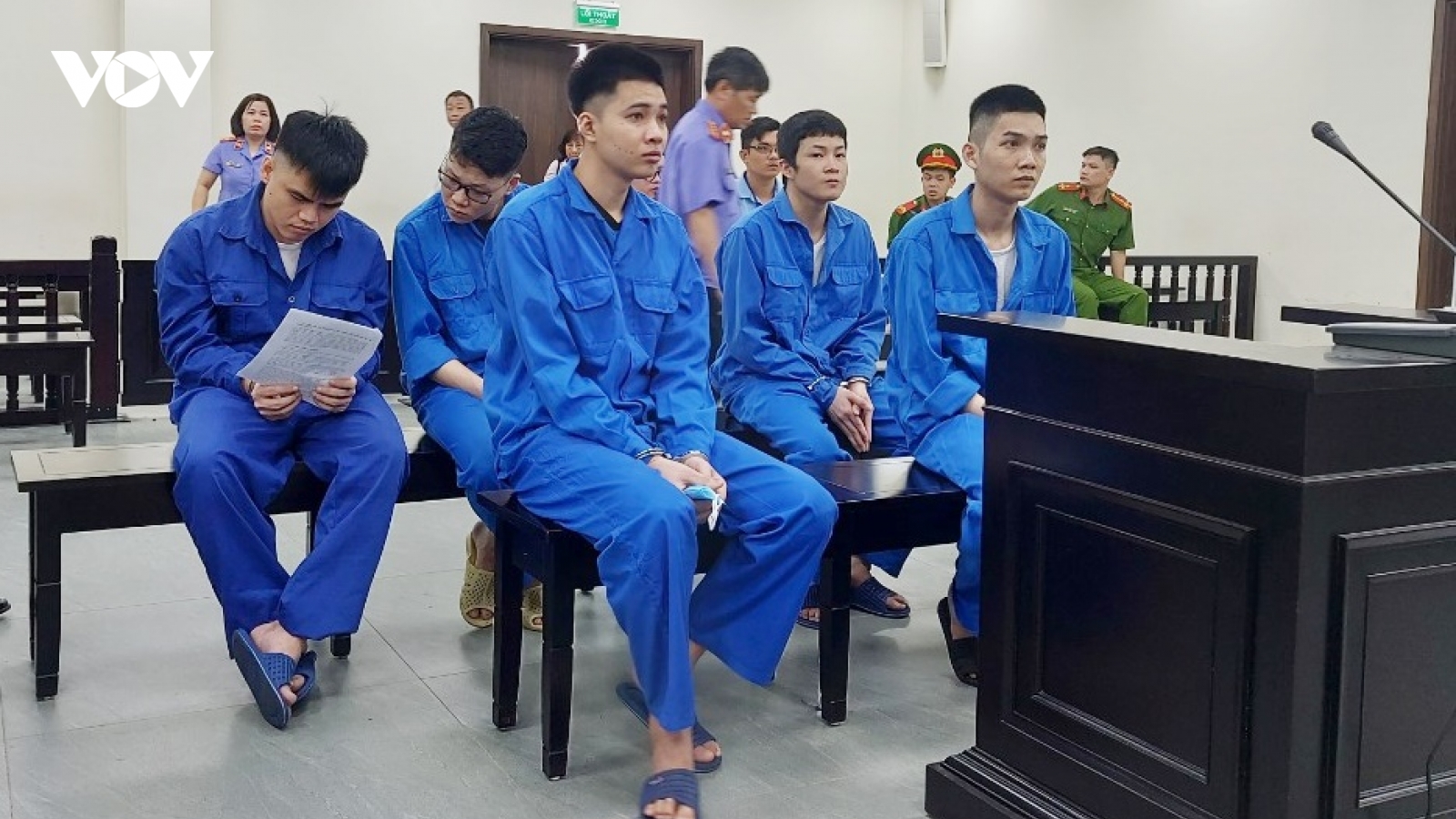 Xét xử nhóm bị cáo chế tạo kẹo socola ma túy, "cỏ Mỹ"