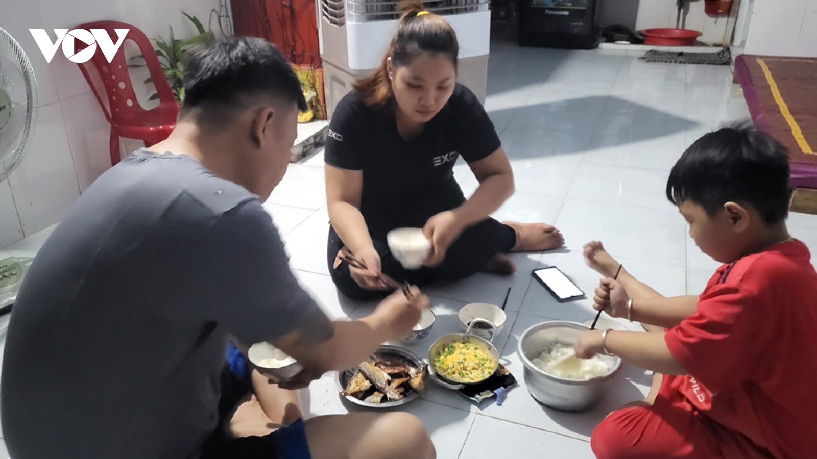 Giá cả tăng cao, đời sống công nhân ở Bình Dương gặp nhiều khó khăn