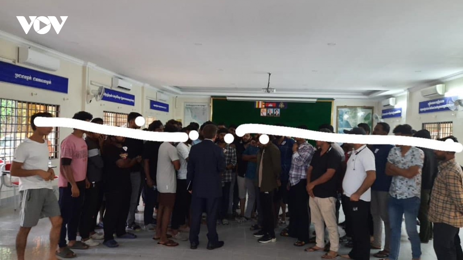 Gần 60 người Ấn Độ được Campuchia giải cứu khỏi đường dây lừa đảo qua mạng