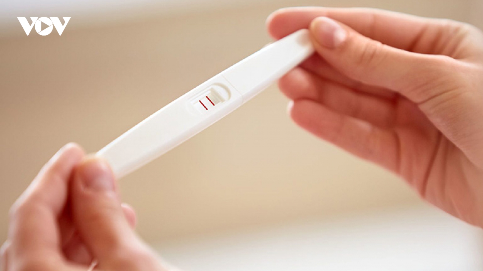 Mệt mỏi vì con trai 19 tuổi làm bạn gái mới quen có bầu