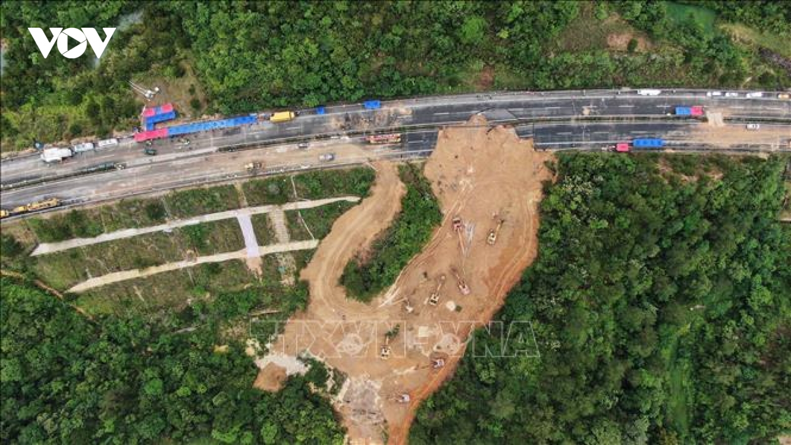 Điện hỏi thăm về trận sạt lở tại Trung Quốc