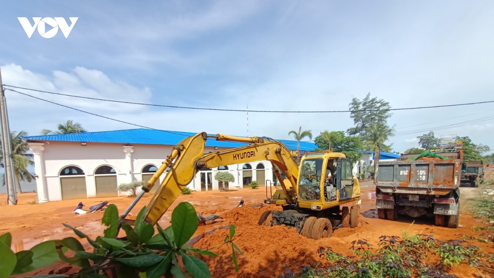 Vụ cát tràn ở Bình Thuận: Cát từ dự án bất động sản làm ngập đường