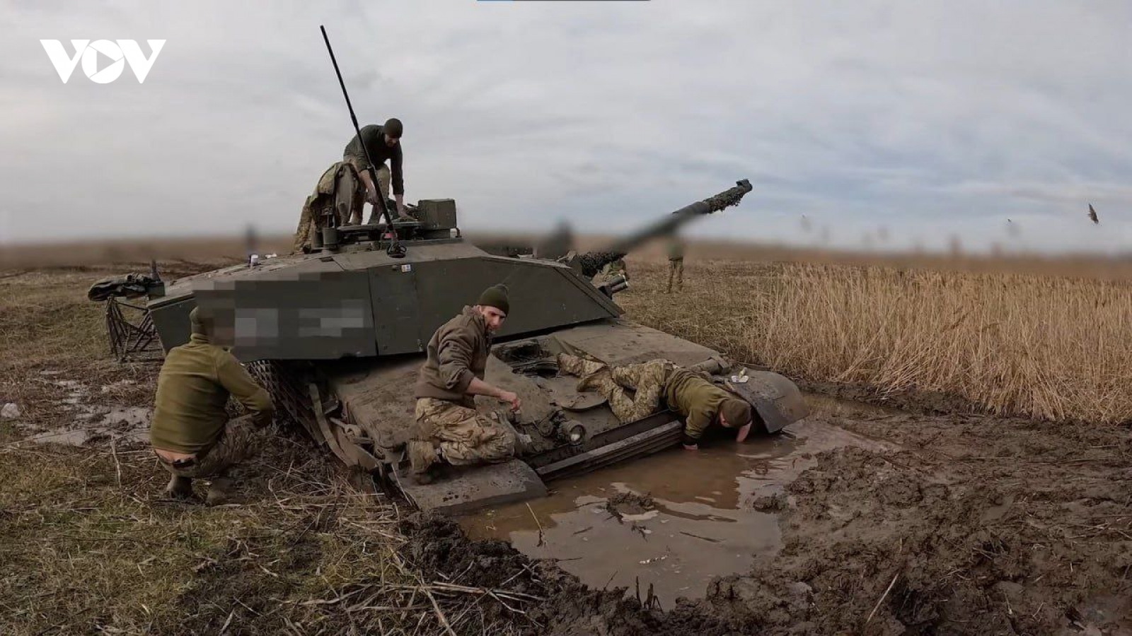 Xe tăng Challenger 2 ở Ukraine liên tục gặp sự cố kỹ thuật