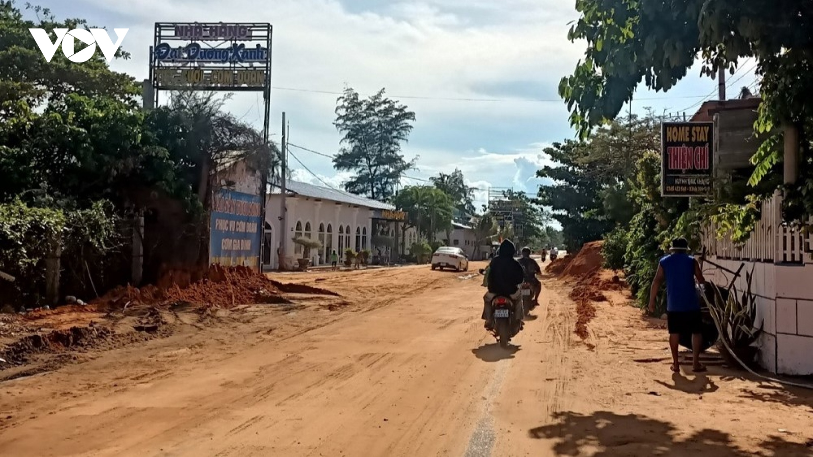 UBND tỉnh Bình Thuận chỉ đạo khẩn sau vụ tràn cát do mưa lớn