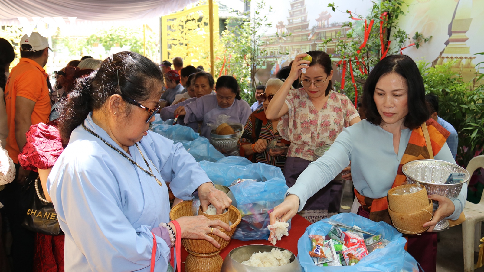 Đại lễ Phật Đản tại Lào - cầu nối gắn kết và gìn giữ bản sắc văn hóa Việt