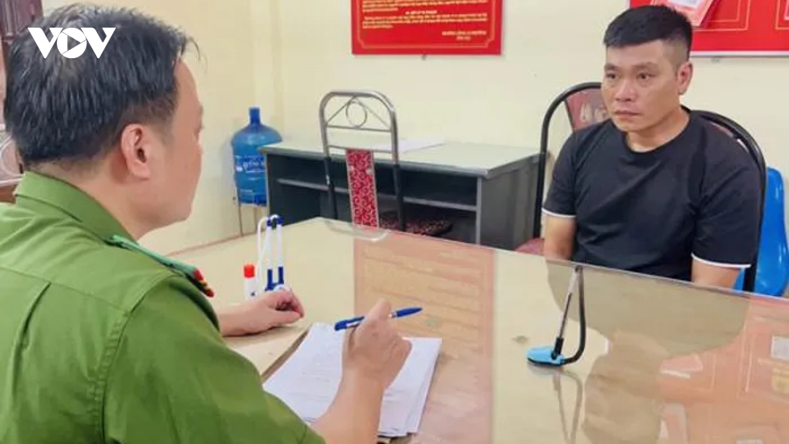 Bắt tạm giam đối tượng cưỡng đoạt tài sản của lái xe ở cửa khẩu Kim Thành