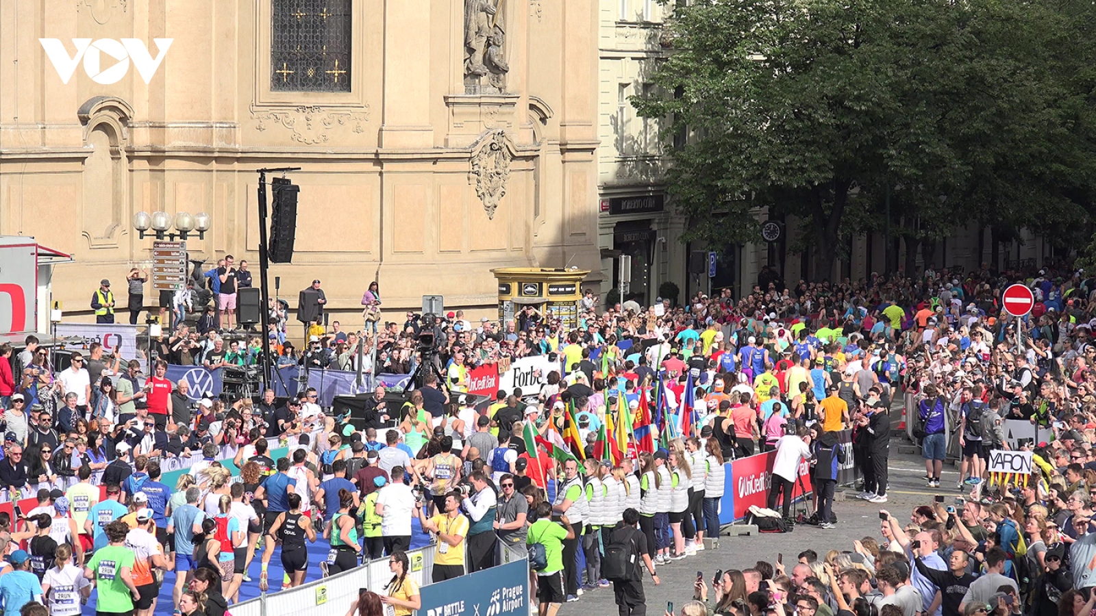 Giải Marathon Praha 2024: Các vận động viên đến từ Ethiopia áp đảo đường đua