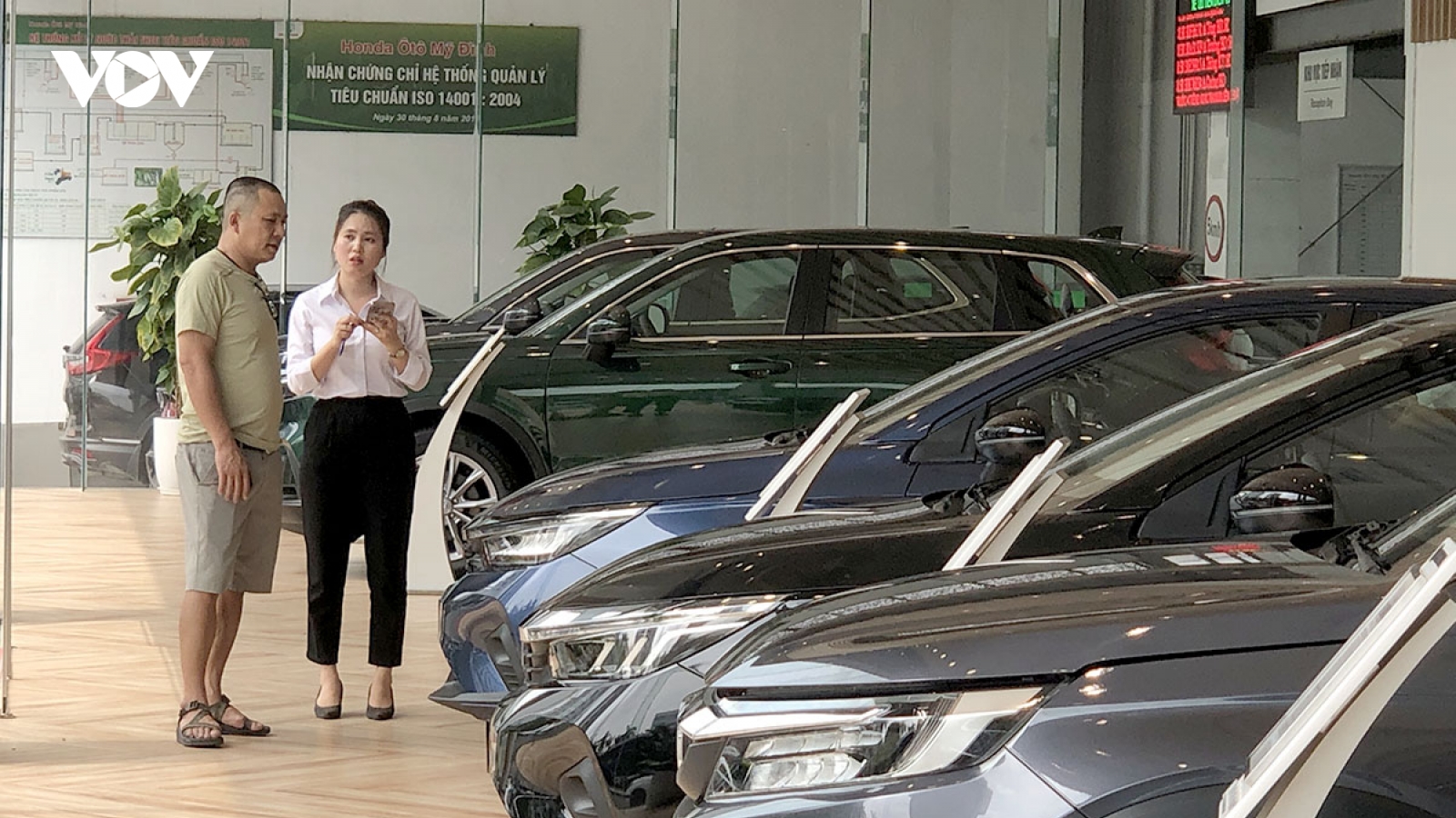 Nhiều mẫu xe bán chạy vẫn giảm giá trong tháng Ngâu