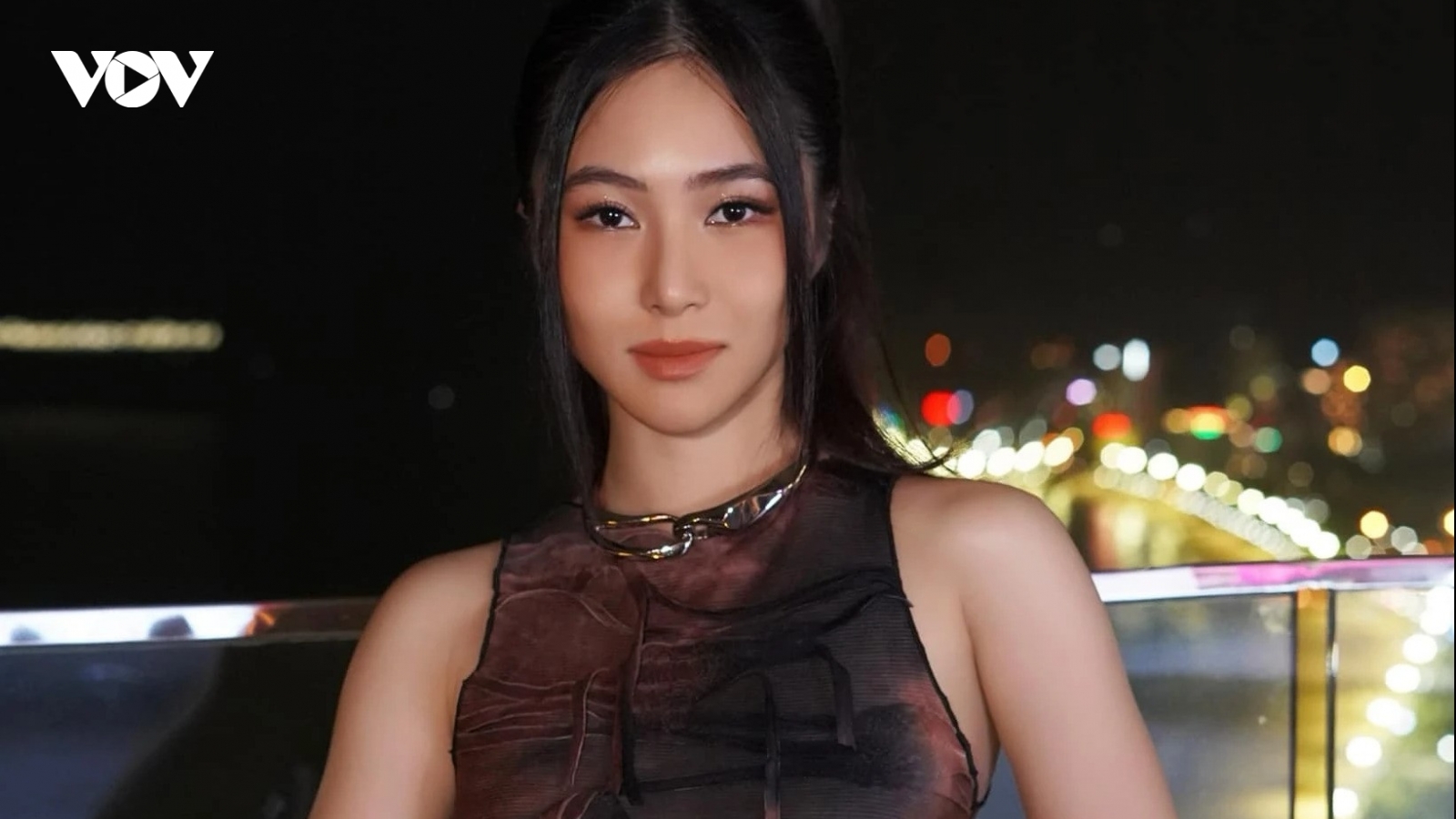 Chuyện showbiz: Hương Tràm gửi đơn tố cáo người tung tin đồn sang Mỹ sinh con