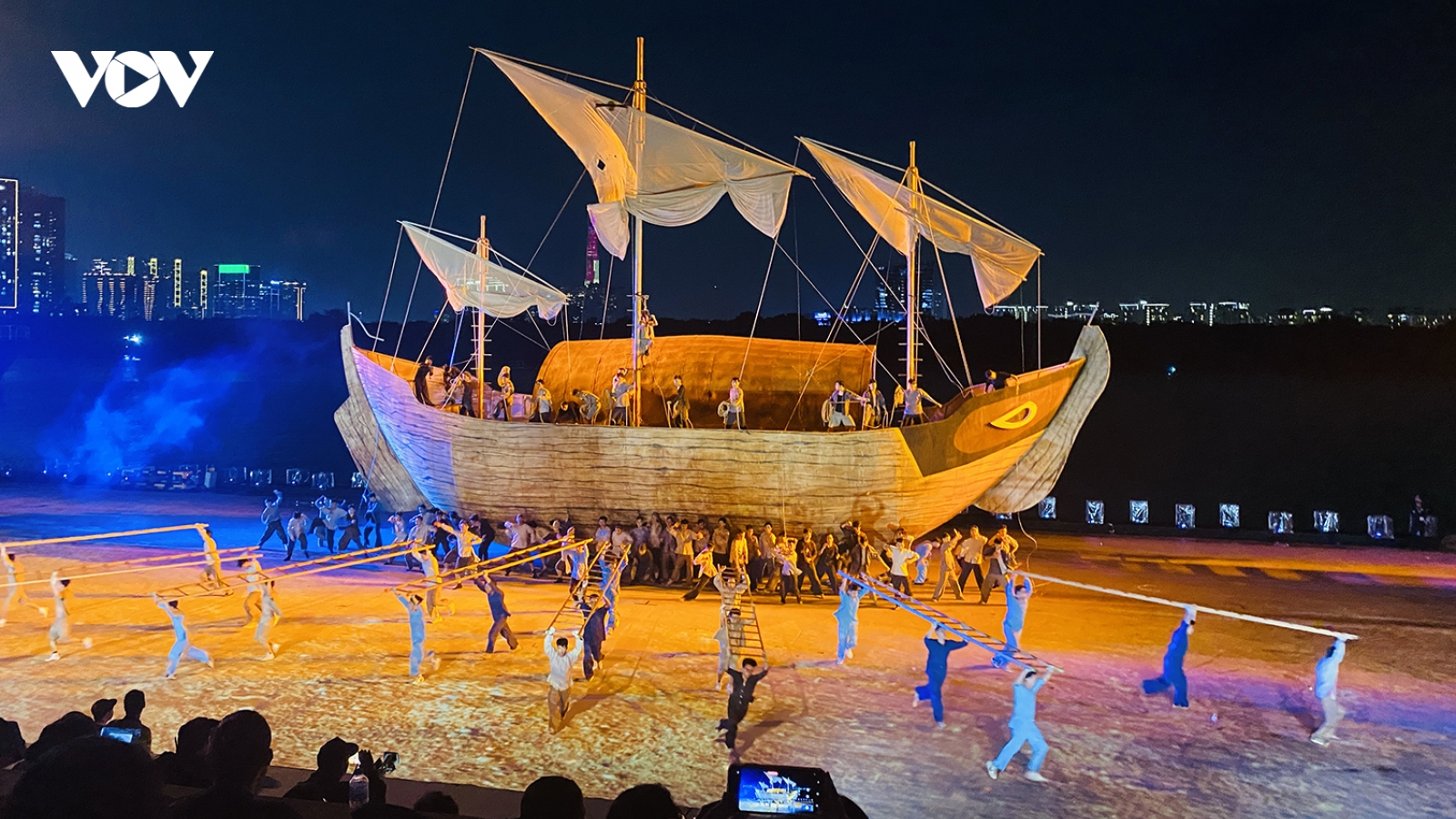 Tổng duyệt show diễn “bom tấn” trên cảng Sài Gòn - “Chuyến tàu huyền thoại”