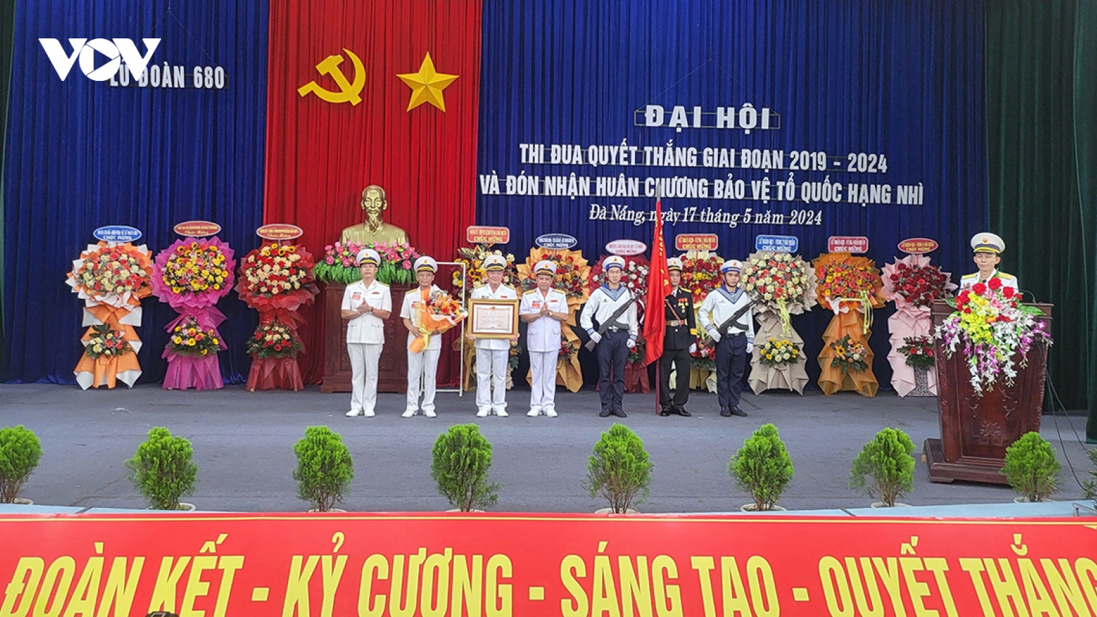 Lữ đoàn tên lửa bờ 680 đón nhận Huân chương bảo vệ Tổ quốc Hạng Nhì