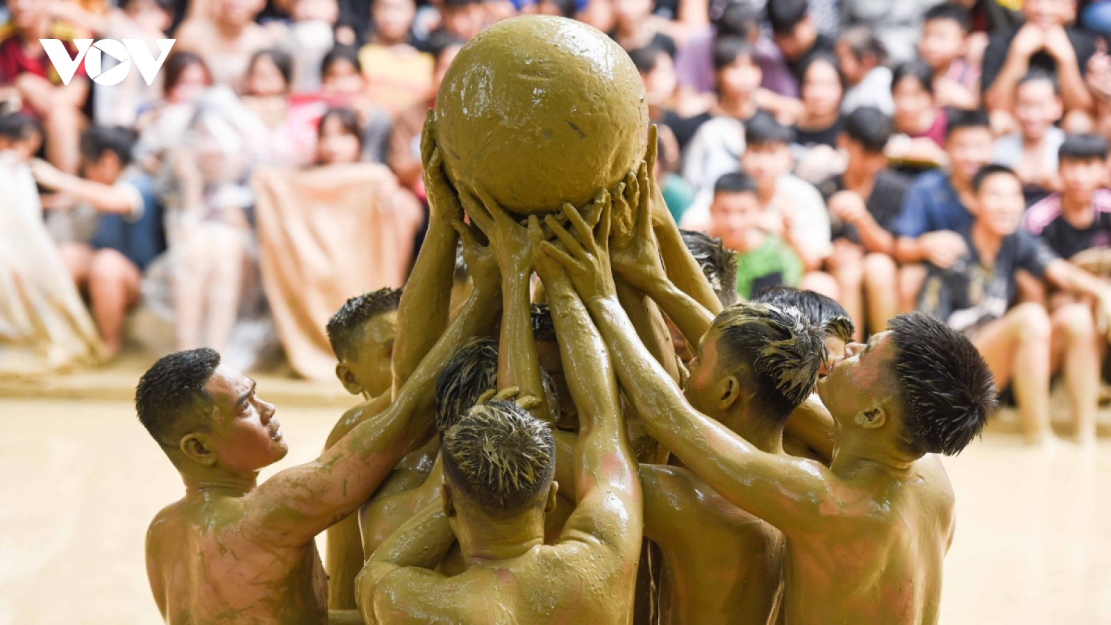 Unique village mud ball wrestling festival prays for bumper crops