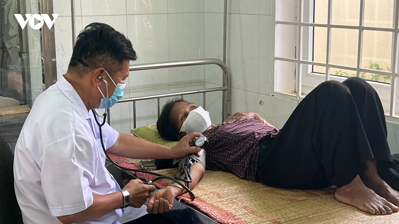 Sử dụng CCCD gắn chip và ứng dụng BHXH số trong khám chữa bệnh - Tiện ích nhân đôi