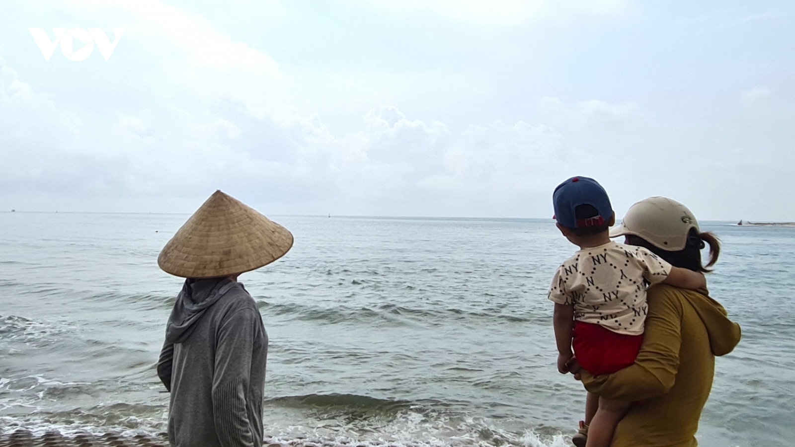 Làng biển Quảng Bình ngóng tin ngư dân mất tích