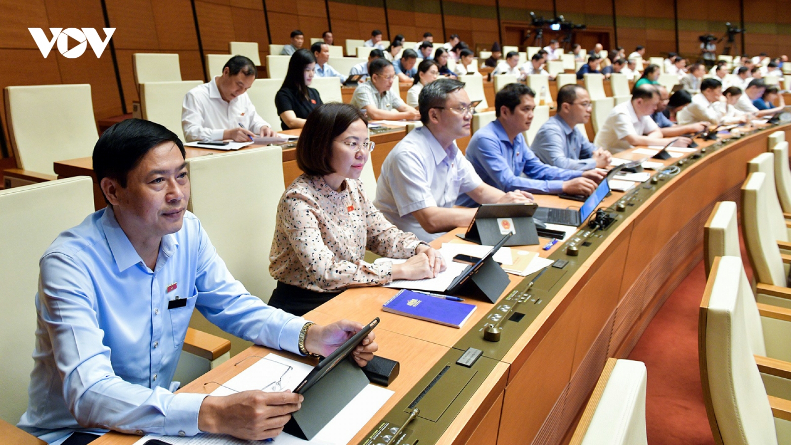 Thực hiện Nghị quyết số 43: “Giảm thuế VAT đồng loạt xuống 8% sẽ tốt hơn”