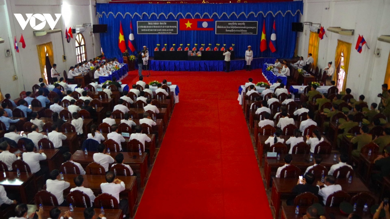 Bàn giao 11 bộ hài cốt anh hùng liệt sĩ hy sinh tại Lào về với đất mẹ
