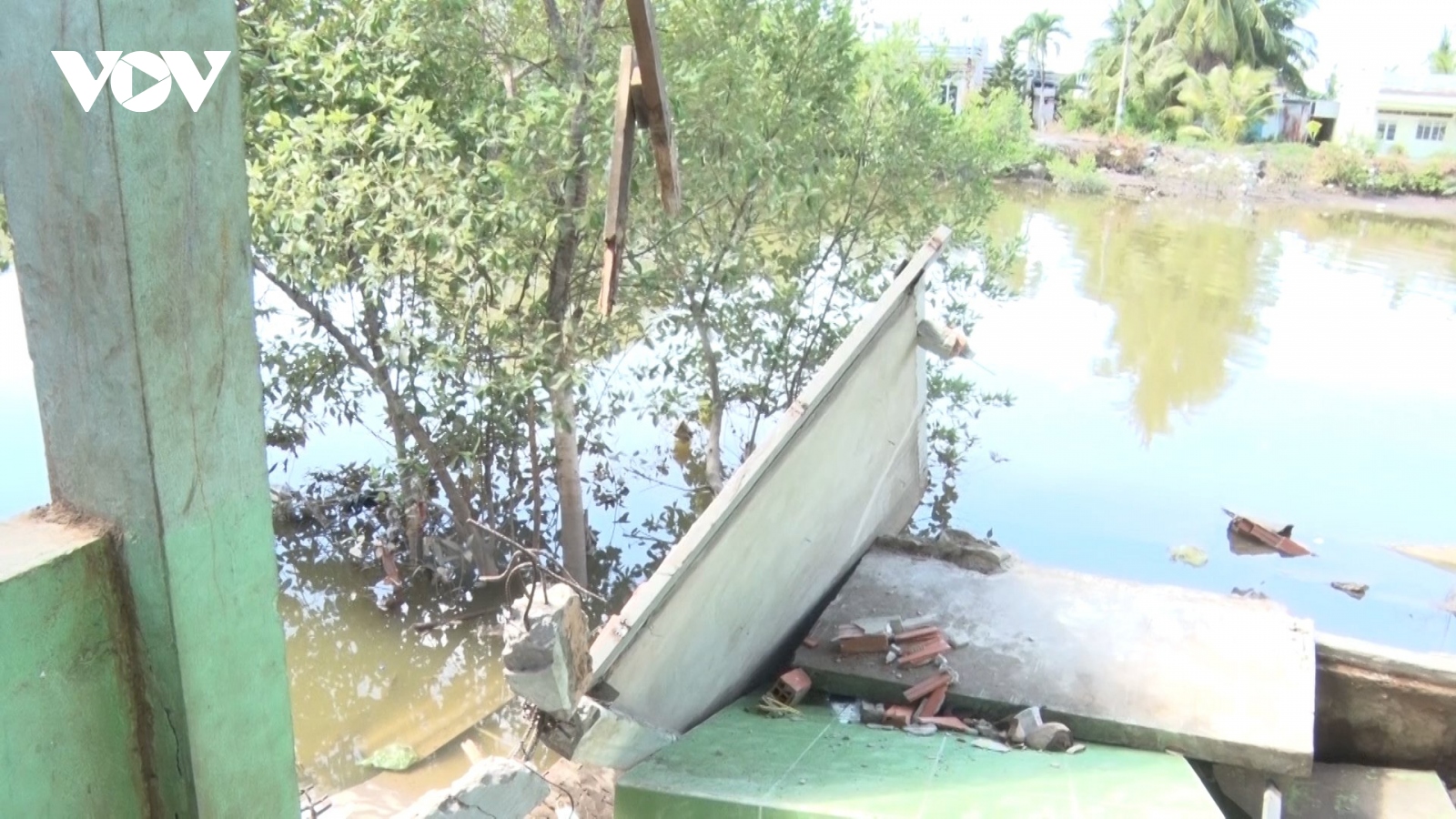 Sụt lún, sạt lở bờ sông tại Bạc Liêu ảnh hưởng đến đời sống người dân