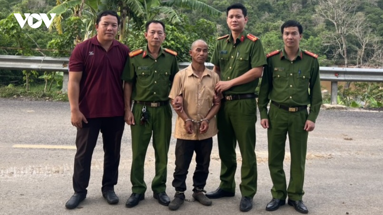 Bắt giữ đối tượng trốn truy nã 22 năm tại Lào