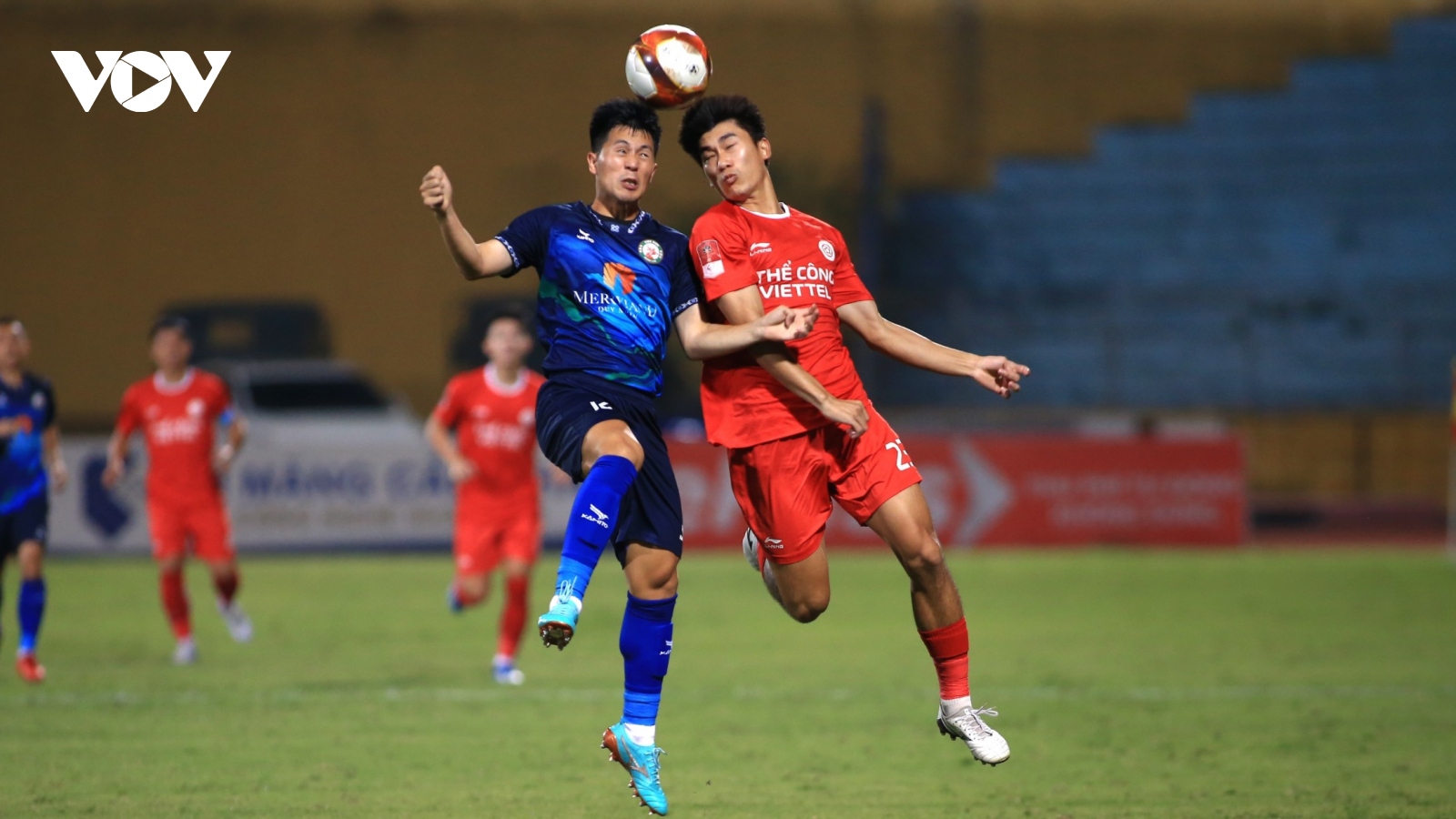TRỰC TIẾP Thể Công Viettel 0-0 Bình Định: Đội khách tăng cường sức tấn công