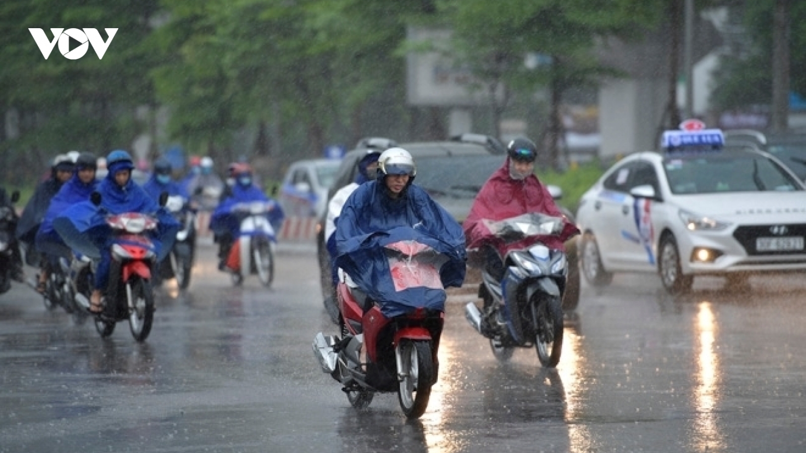 Thời tiết hôm nay 15/5: Hà Nội có mưa rào và dông vài nơi về đêm, ngày nắng