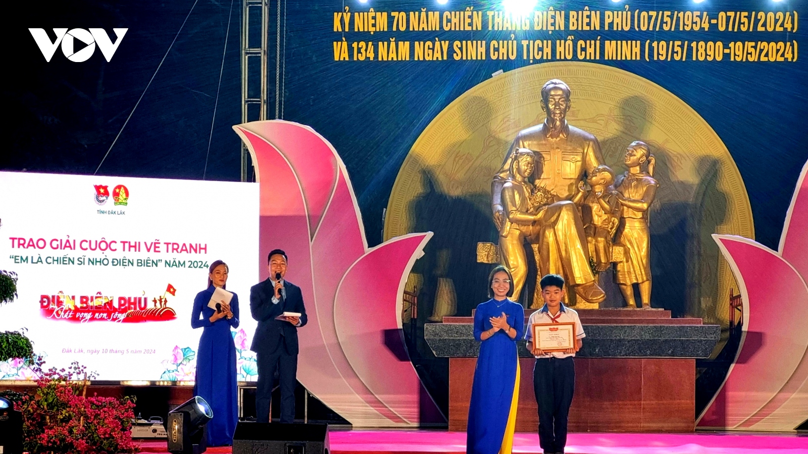 Thiếu nhi Đắk Lắk vẽ 352 bức tranh chủ đề “Em là chiến sĩ nhỏ Điện Biên”