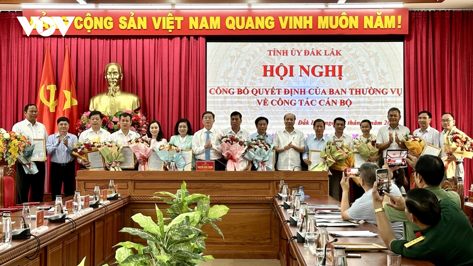 Đắk Lắk luân chuyển nhiều bí thư, chủ tịch huyện